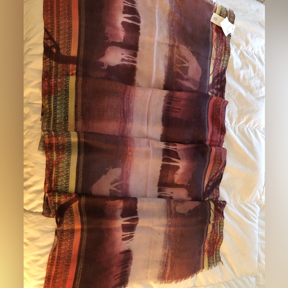 Designer Shawl in Burgandy tones - Picture 3 of 6